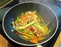 七彩炒面的做法图解5