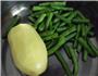 土豆焖豆角的做法图解1
