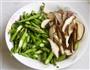 蒜蓉香菇芦笋的做法图解1