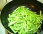 干煸豆角的做法图解3