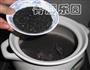 黑芝麻黑豆骨头汤的做法图解6