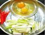 大葱炒鸡蛋的做法图解1