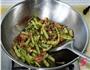 豆角焖面的做法图解5