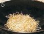 银芽芡汁香菇丁的做法图解5