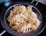 蘑菇虾仁炒意面的做法图解5