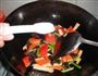 蚝油五彩爆腐竹的做法图解12