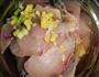 五彩鱼片的做法图解3