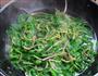 凉拌萝卜缨的做法图解2