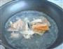 三文鱼骨奶酪汤的做法图解4