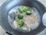 三文鱼骨奶酪汤的做法图解5