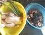 菌菇炖鸡的做法图解1