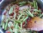 干煸豆角的做法图解7