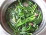 蛋皮拌菠菜的做法图解1
