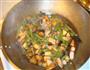 豆角笋丁肉饭的做法图解9