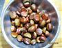 干炒板粟的做法图解1