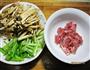 茶树菇香芹滑里脊的做法图解1
