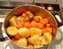 胡箩卜土豆炖鸡腿的做法图解4