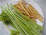 腐竹拌芹菜的做法图解1