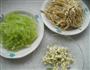 豆皮炒莴苣的做法图解1