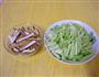 芹菜炒豆干的做法图解1
