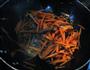 牛肉炒胡萝卜丝的做法图解5
