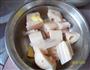 莲藕龙骨汤的做法图解2