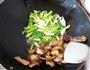 蒜苗炒腊肉的做法图解5