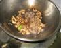 蘑菇肉焖面的做法图解4
