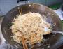 虾干炒米粉的做法图解7