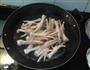 药膳鸡脚汤的做法图解3