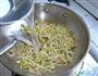香菇鳕鱼豆芽汤的做法图解6