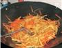 胡萝卜丝炒土豆丝的做法图解7