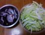 洋葱番茄炖白菜的做法图解1