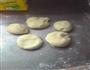 猪肉酸菜粉丝馅饼的做法图解3