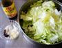 蚝油手撕包菜的做法图解1