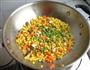 玉米炒三色的做法图解13