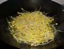 清炒黄豆芽的做法图解2