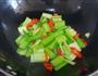 西芹炒豆皮的做法图解5