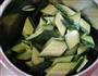 黄瓜炒虾仁的做法图解2