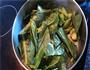 腊肉炒芥兰的做法图解4