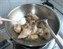 榛蘑炖鸡腿的做法步骤9