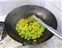 青豆玉米炒虾仁的做法图解8