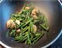 菜虾仁炒韭菜花的做法图解6