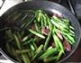 腊肠炒芦笋的做法图解6