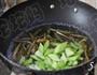 黄金海茸拌西芹的做法图解5