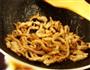 肉丝炒酸菜粉的做法图解4
