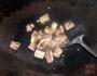 腊鸭焖魔芋的做法图解5