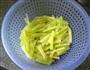 凉拌莴笋条的做法图解3
