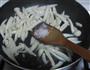 鲜菇肉丝茄汁面的做法图解8