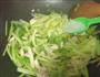 芹菜炒口蘑的做法图解7
